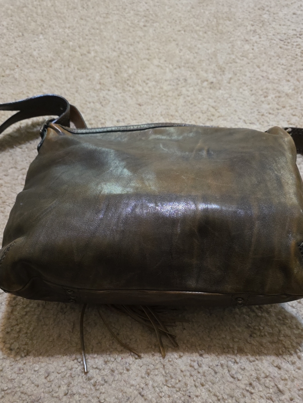 Capaccioli Classic Brown Leather Crossbody Bag with Stud Detail - Picture 3 of 5